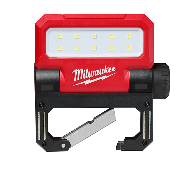 Milwaukee REDLITHIUM USB ROVER Pivoting Flood Light from GME Supply